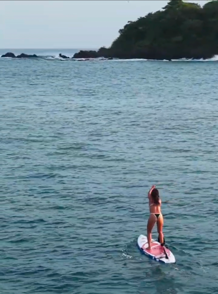 Aprende a remar Paddleboard en Playa Venao Pedasí, Panama