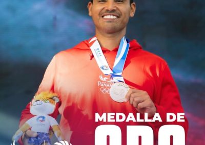 Medalla de Oro Edonays Caballero Campeon SUP Panama